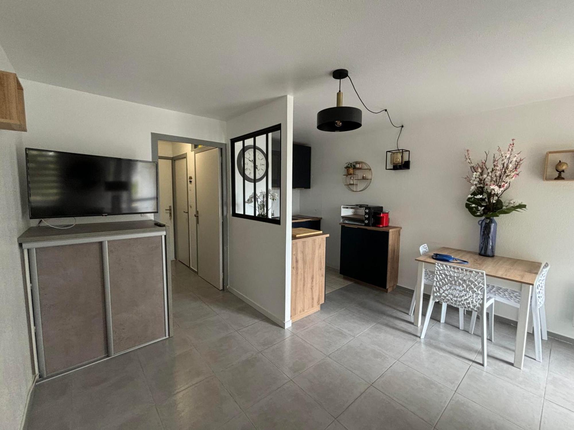 Appartement Studio 4 Personnes Dans Residence Avec Piscine 基伯龙 外观 照片